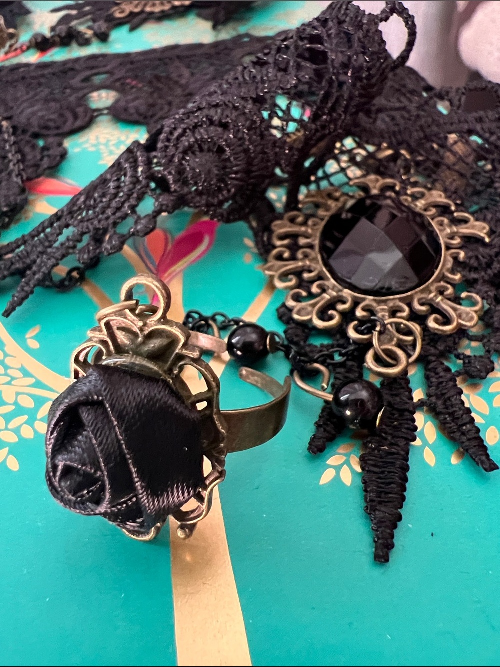 Black Victorian Lace Choker and Bracelet Set🧙🏼♀️ - Picture 3 of 10